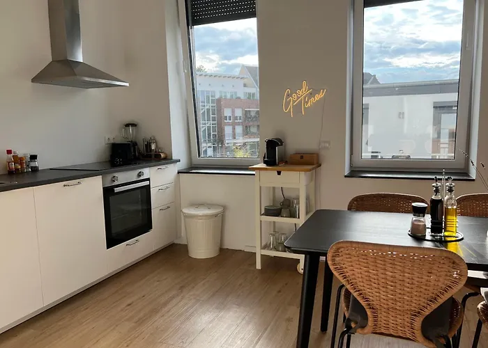 Διαμέρισμα Zenith - Hochwertige Direkt In Der Innenstadt *